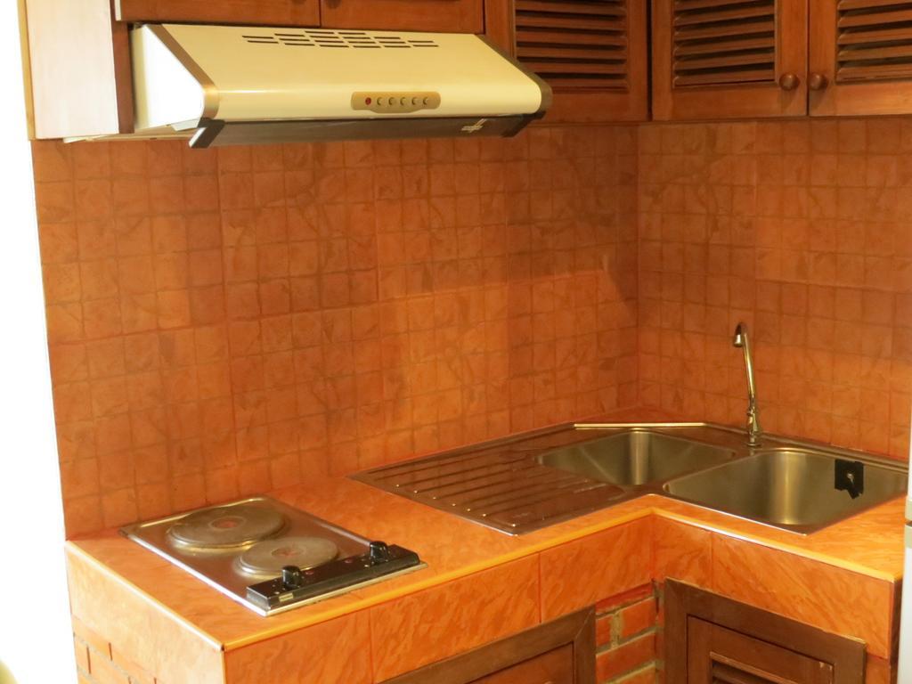 Jomtien Plaza Suite Apartments Δωμάτιο φωτογραφία